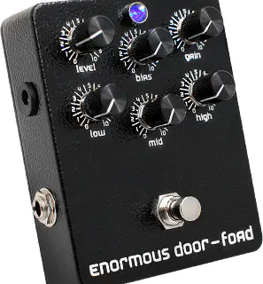 At the SNAMM Stompbox Exhibit 2013: Enormous Door’s FOAD and SCUD