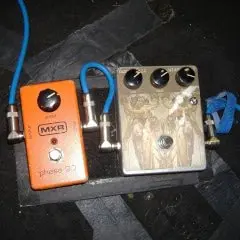 Sonic Youth’s Pedal and Equipment Archive