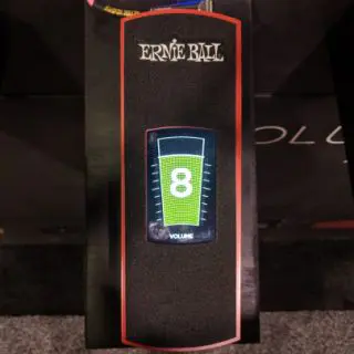 Ernie Ball VPJR Tuner + Volume Pedal
